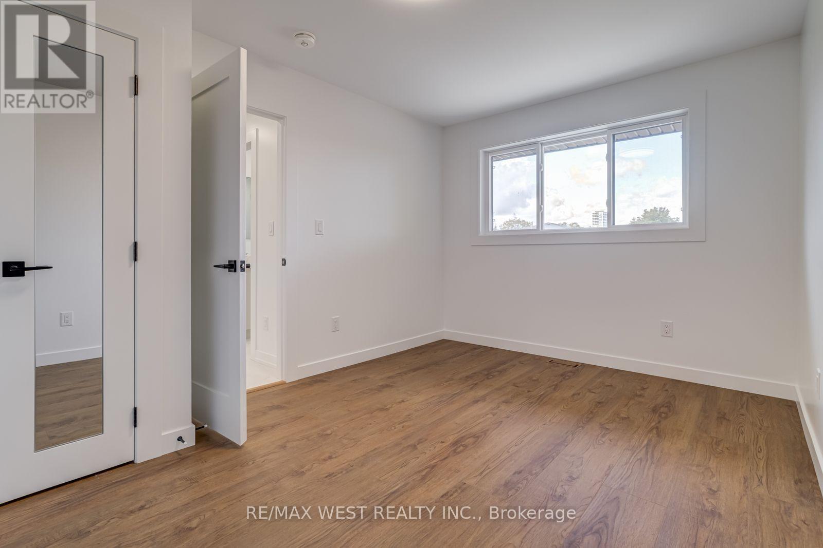 Main - 152 Clarence Street, Brampton, Ontario  L6W 1S9 - Photo 22 - W12483321