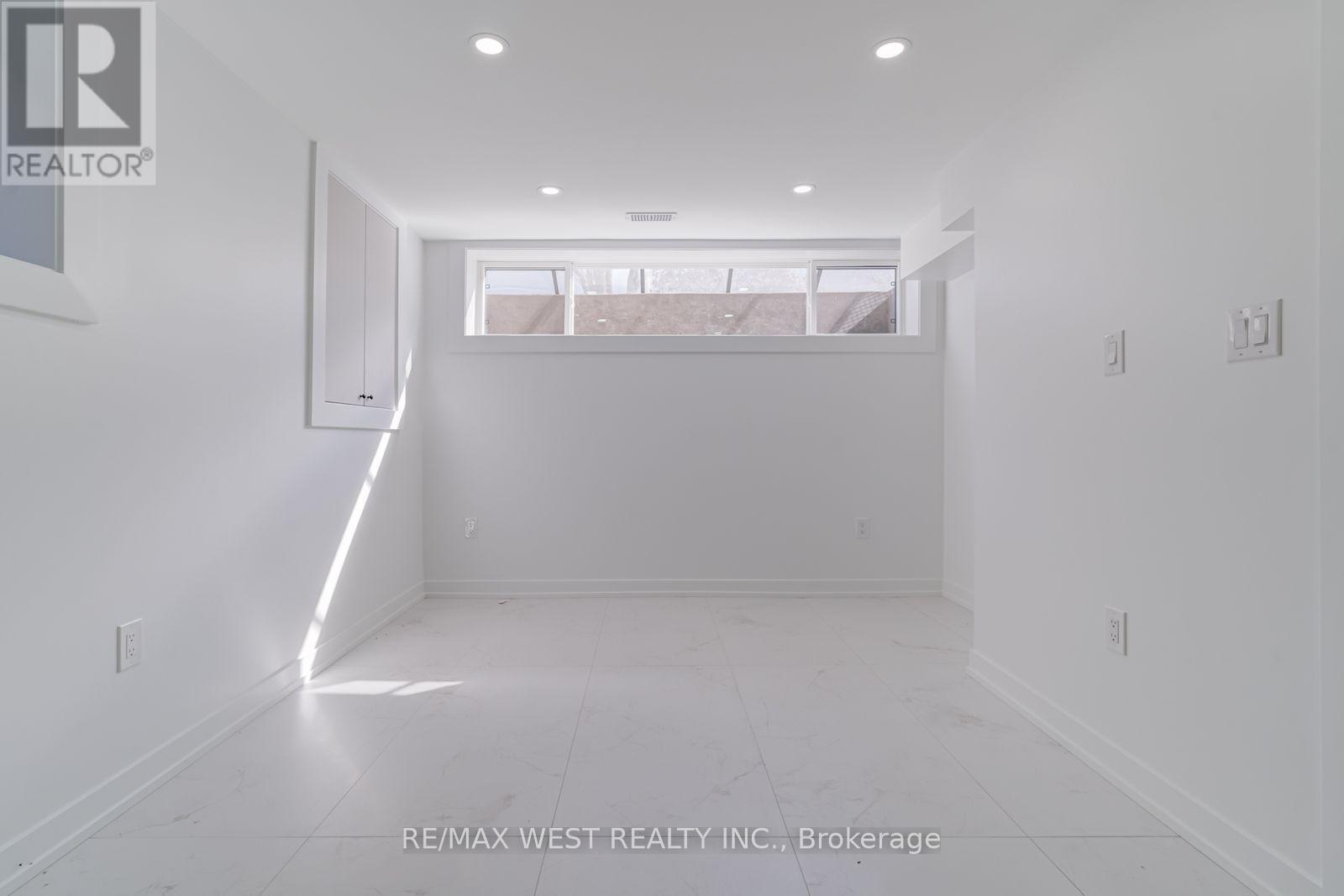 Lower - 152 Clarence Street, Brampton, Ontario  L6W 1S9 - Photo 20 - W12483327