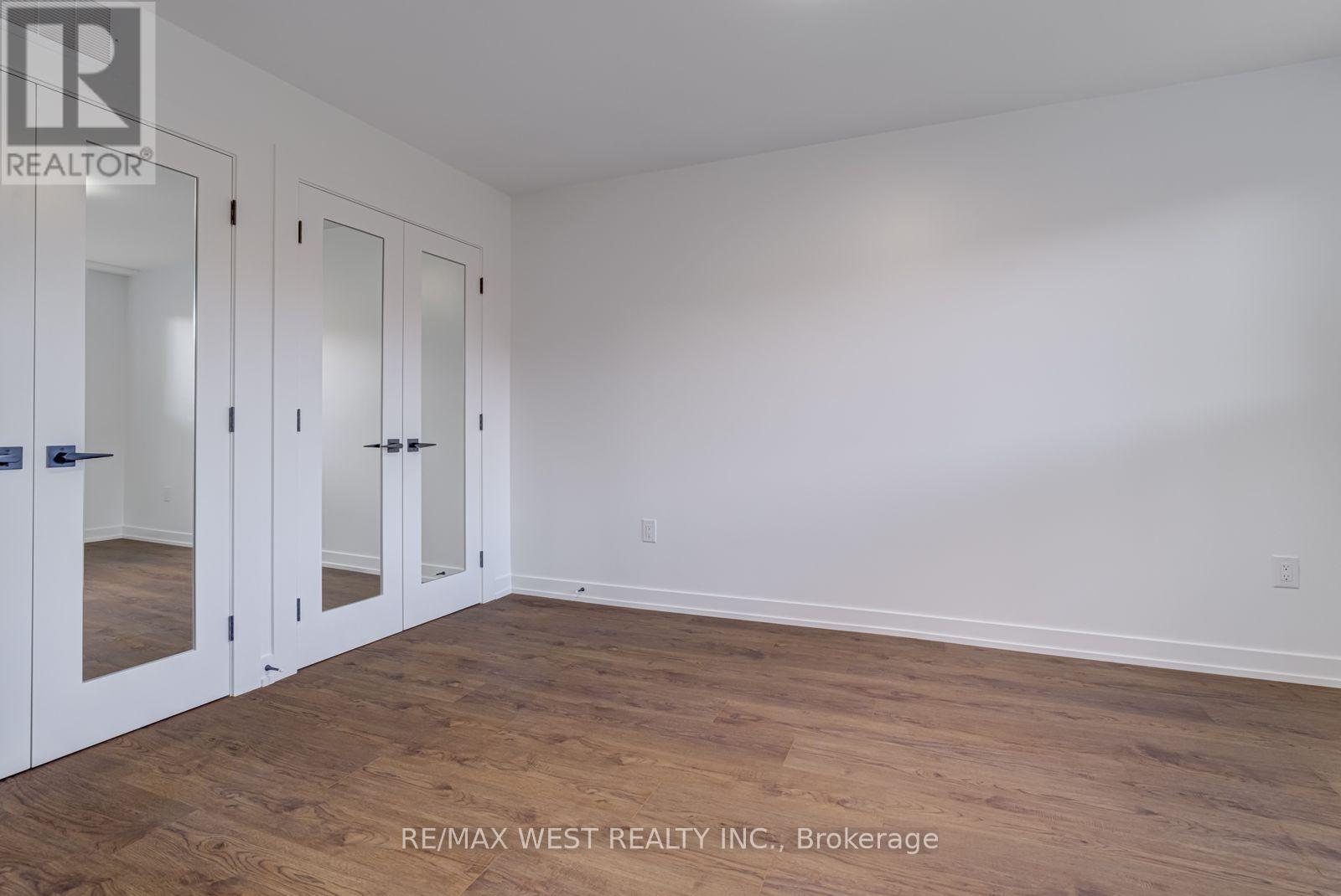 Lower - 152 Clarence Street, Brampton, Ontario  L6W 1S9 - Photo 7 - W12483327