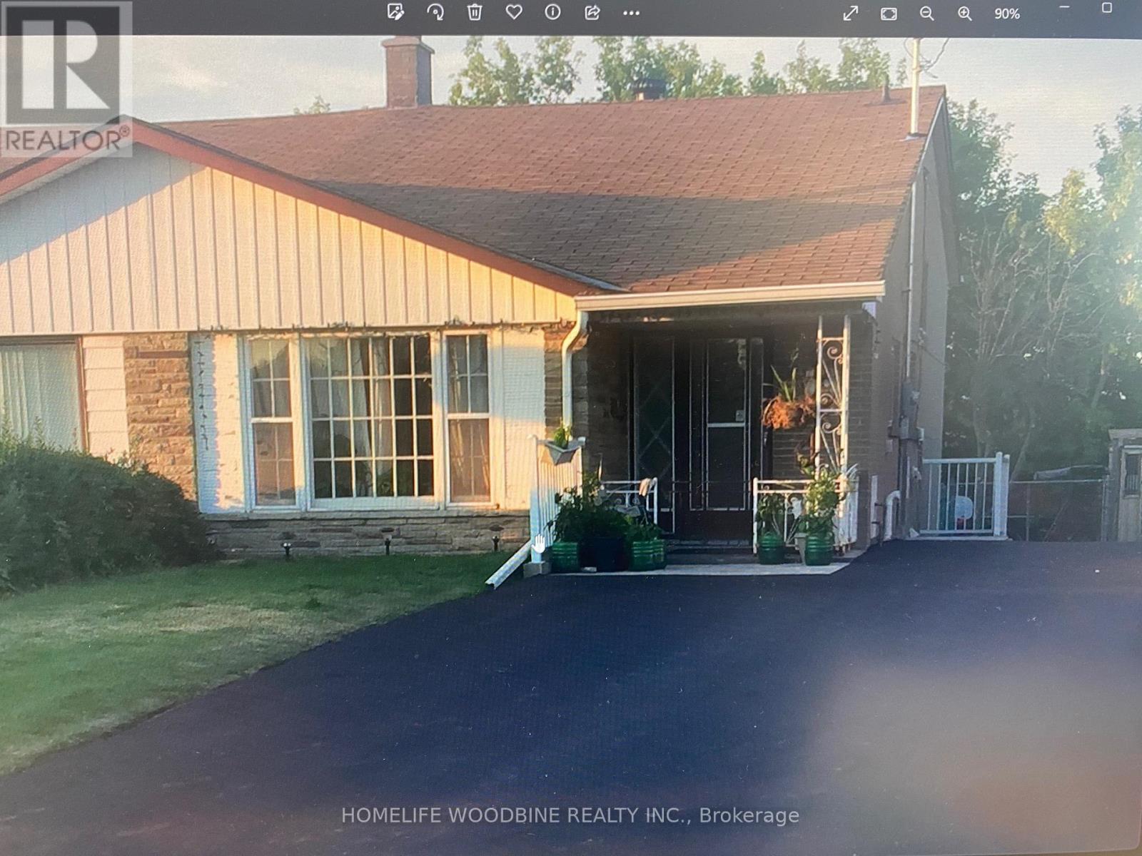 31 BENTON STREET, Brampton, Ontario