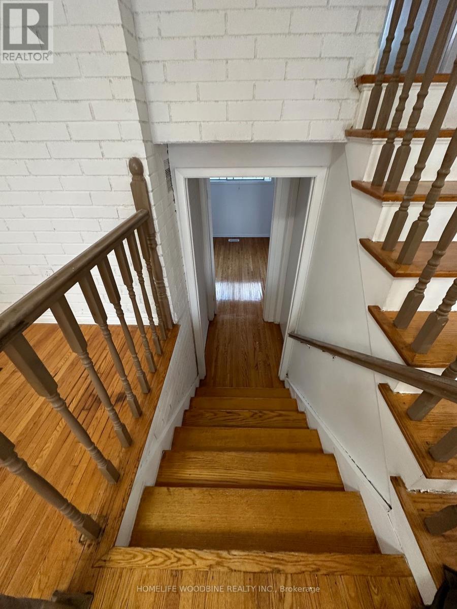 31 Benton Street, Brampton, Ontario  L6W 3B8 - Photo 6 - W12483328