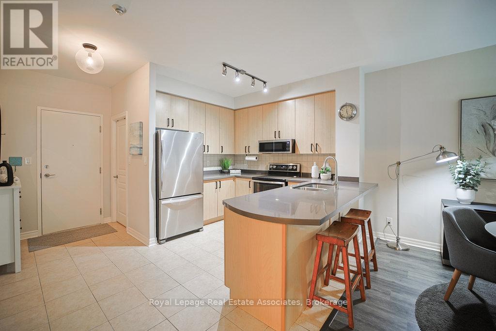 107 - 80 Port Street E, Mississauga, Ontario  L5G 4V6 - Photo 5 - W12483336