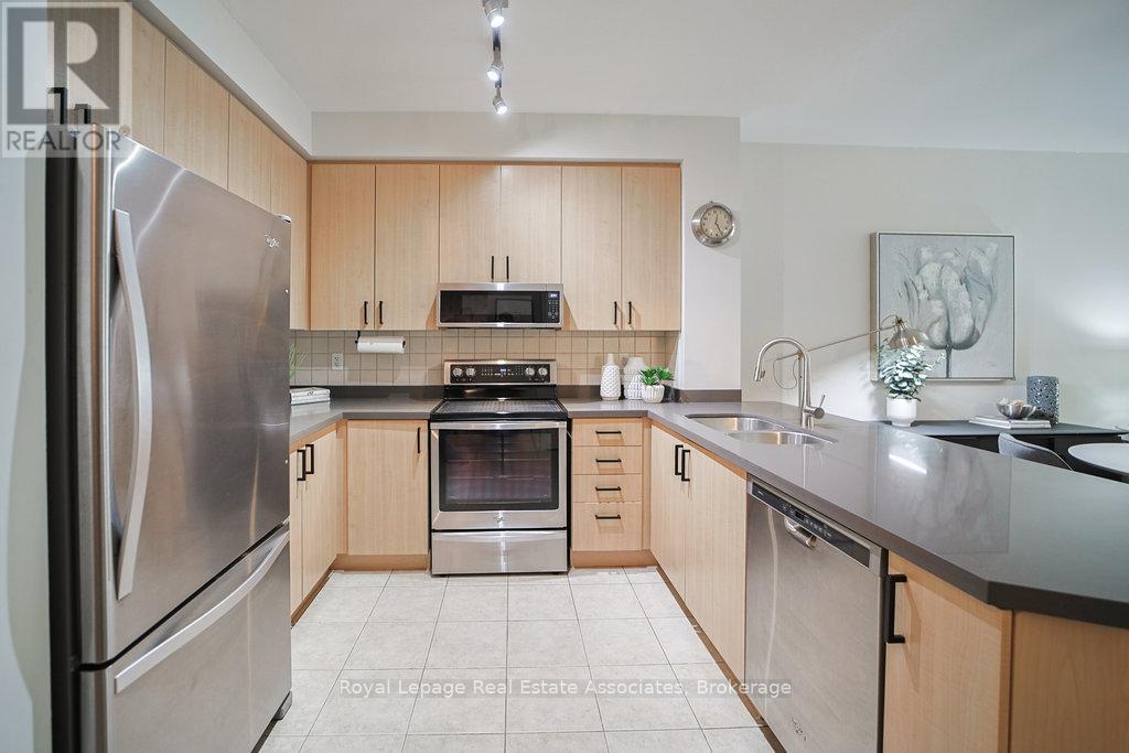 107 - 80 Port Street E, Mississauga, Ontario  L5G 4V6 - Photo 7 - W12483336