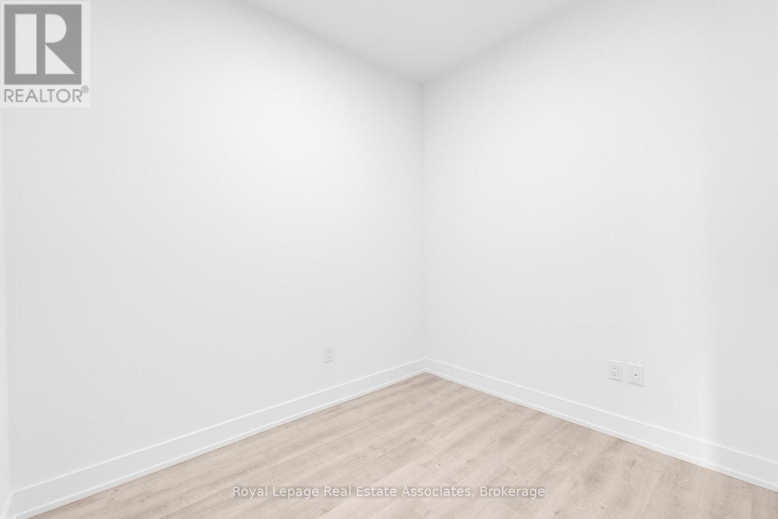408 - 60 Cental Park Roadway, Toronto, Ontario  M9A 0E6 - Photo 5 - W12483342