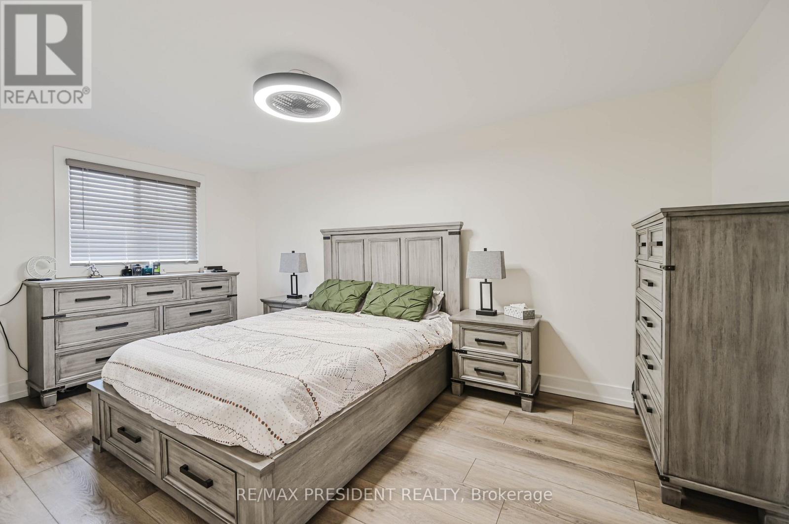 237 Baronwood Crescent, Brampton, Ontario  L6V 3H6 - Photo 26 - W12483349