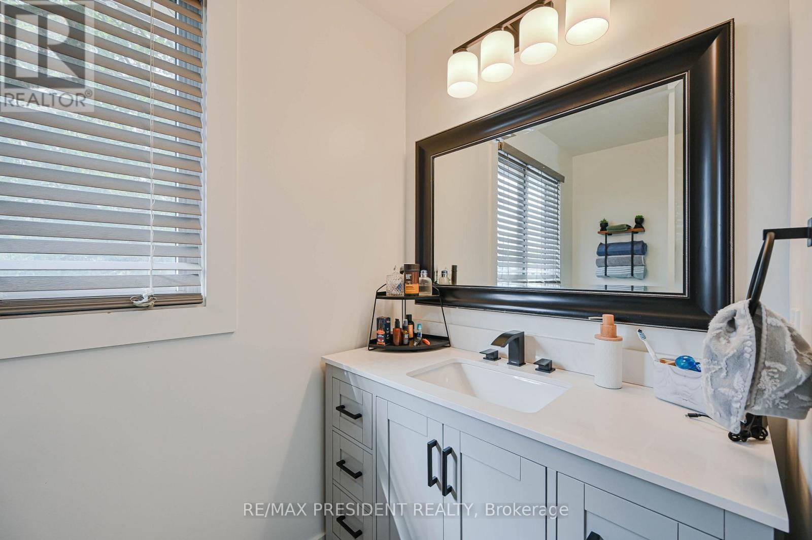 237 Baronwood Crescent, Brampton, Ontario  L6V 3H6 - Photo 36 - W12483349