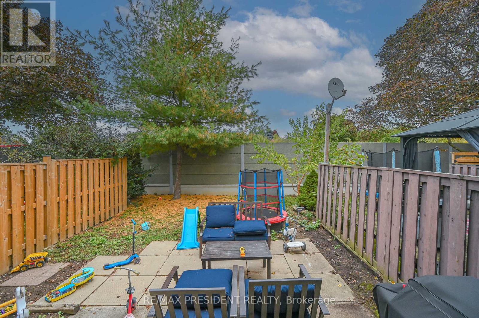 237 Baronwood Crescent, Brampton, Ontario  L6V 3H6 - Photo 43 - W12483349
