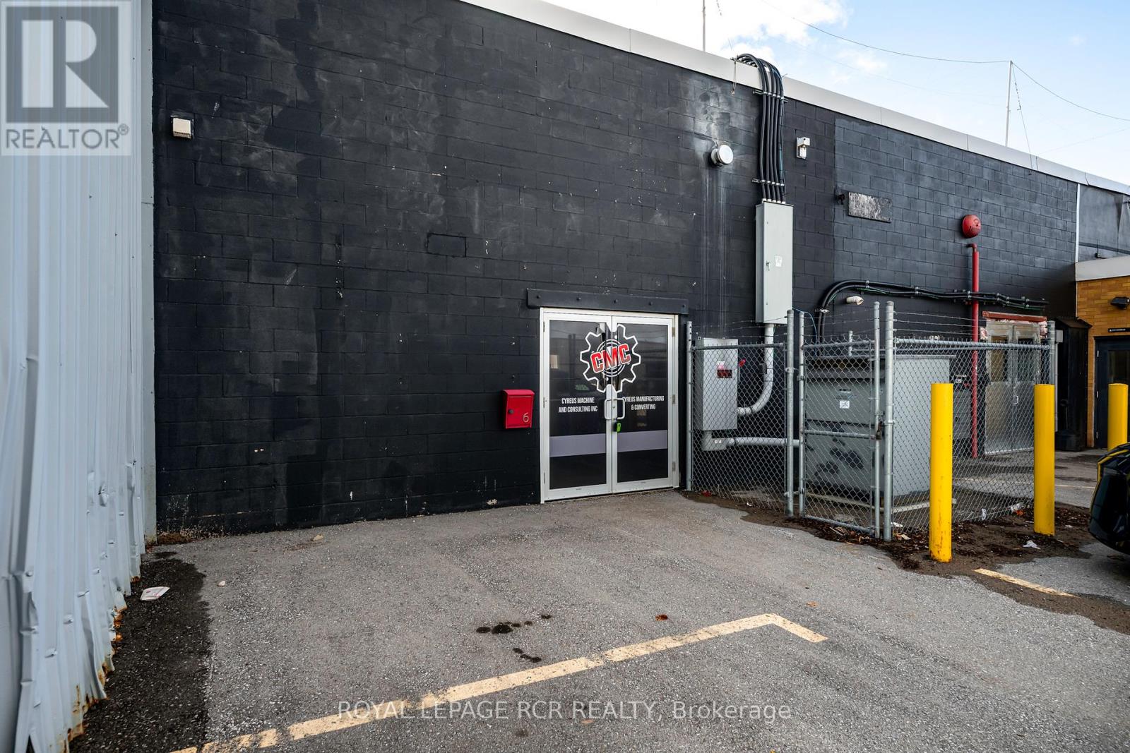 6 - 10 Centennial Road, Orangeville, Ontario  L9W 1P8 - Photo 4 - W12483362