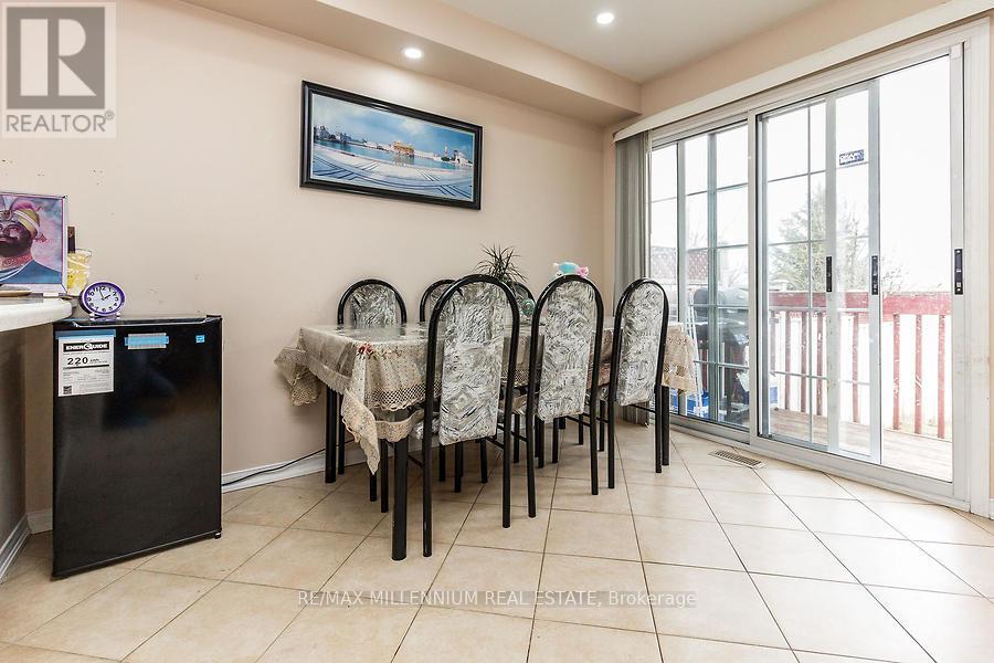 9 Revelstoke Place, Brampton, Ontario  L6R 3G3 - Photo 14 - W12483371