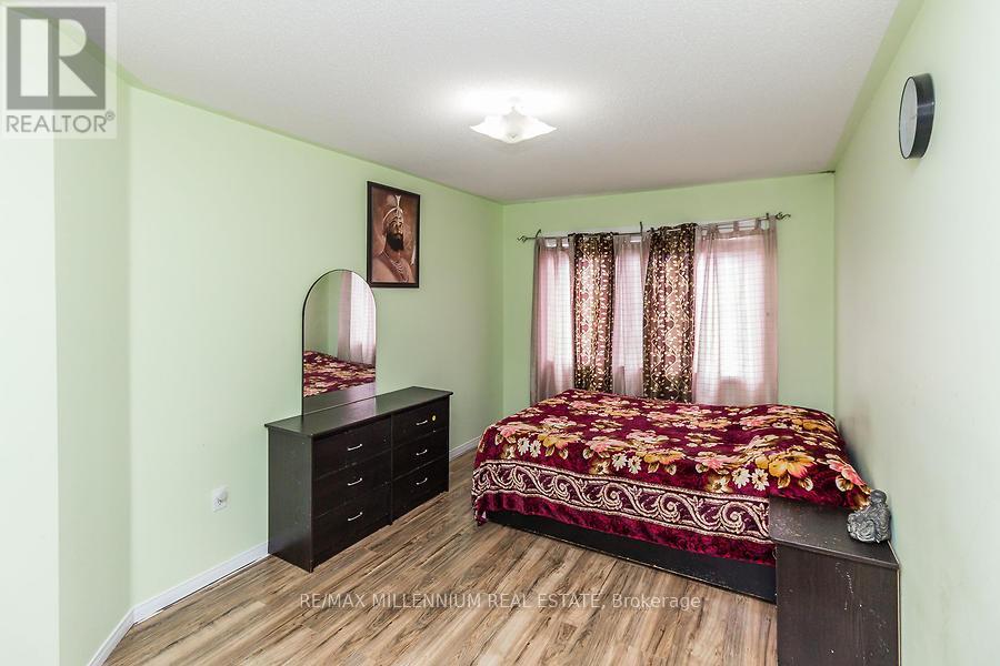 9 Revelstoke Place, Brampton, Ontario  L6R 3G3 - Photo 24 - W12483371