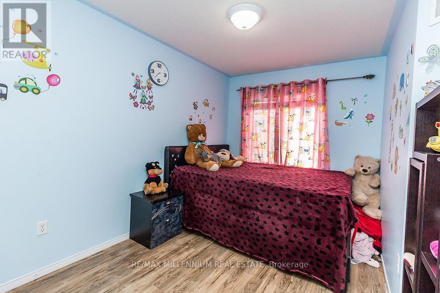 9 Revelstoke Place, Brampton, Ontario  L6R 3G3 - Photo 25 - W12483371