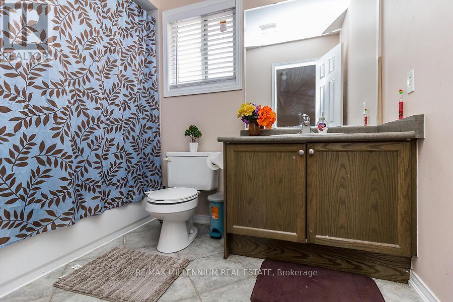 9 Revelstoke Place, Brampton, Ontario  L6R 3G3 - Photo 27 - W12483371