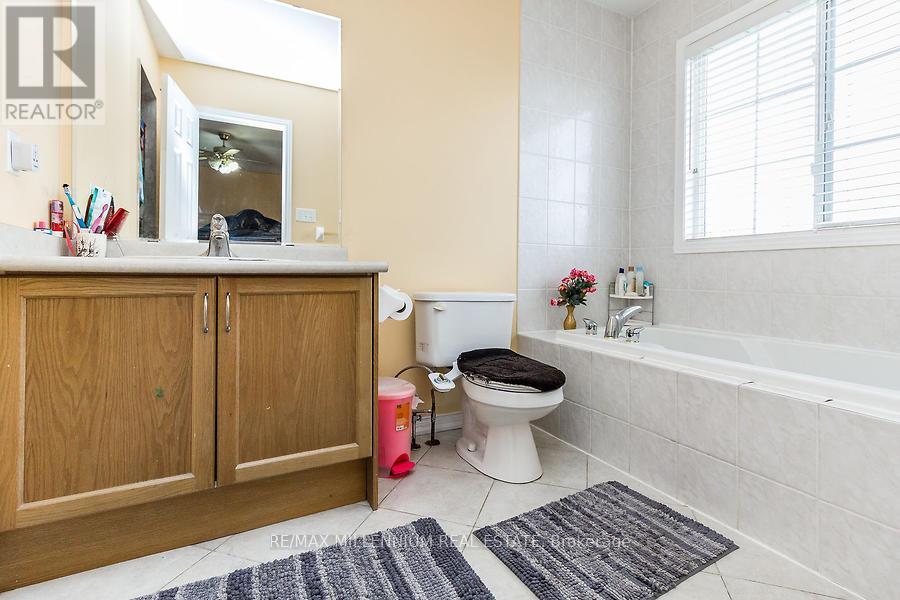 9 Revelstoke Place, Brampton, Ontario  L6R 3G3 - Photo 31 - W12483371