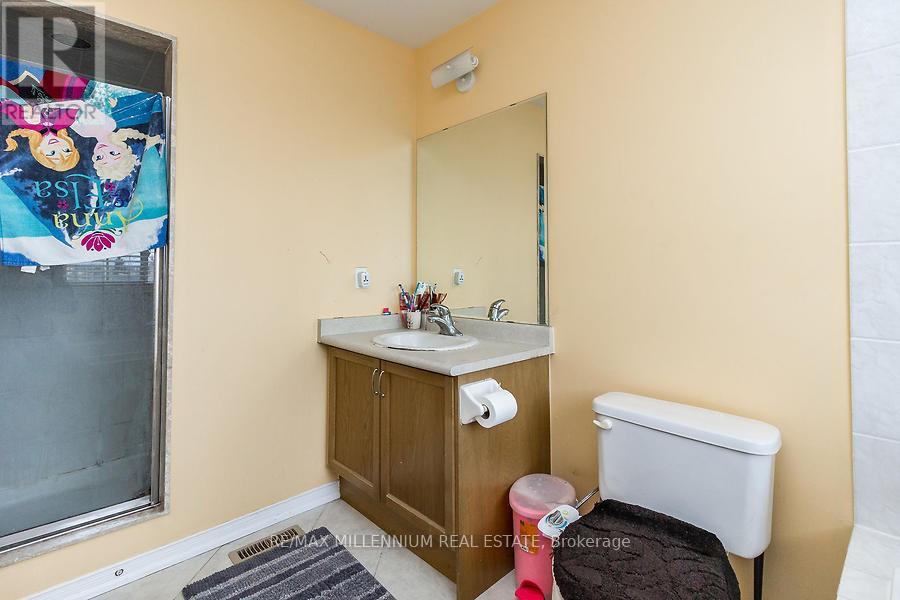 9 Revelstoke Place, Brampton, Ontario  L6R 3G3 - Photo 32 - W12483371