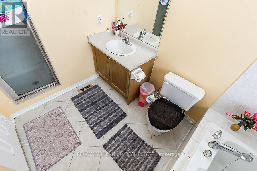 9 Revelstoke Place, Brampton, Ontario  L6R 3G3 - Photo 33 - W12483371