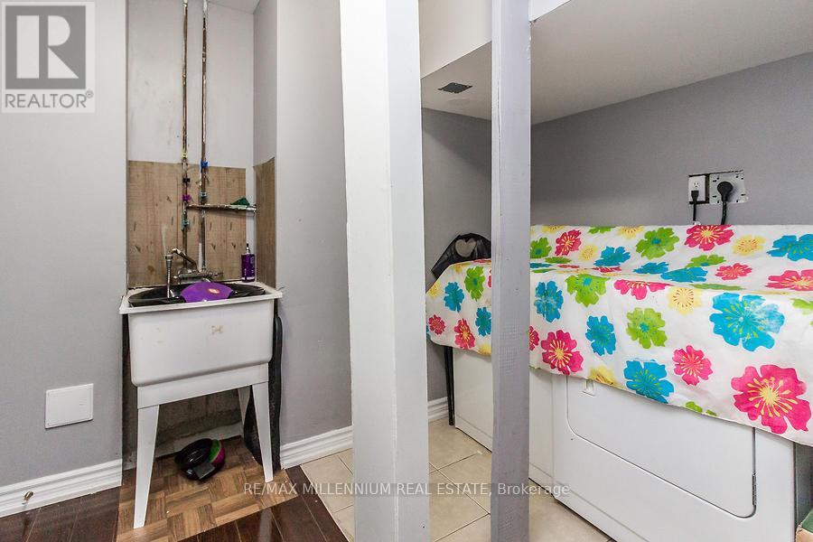 9 Revelstoke Place, Brampton, Ontario  L6R 3G3 - Photo 34 - W12483371