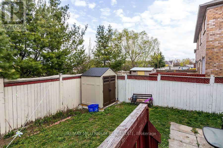 9 Revelstoke Place, Brampton, Ontario  L6R 3G3 - Photo 39 - W12483371