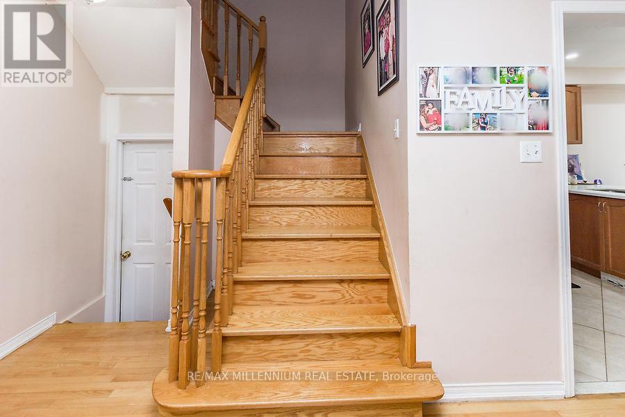 9 Revelstoke Place, Brampton, Ontario  L6R 3G3 - Photo 8 - W12483371