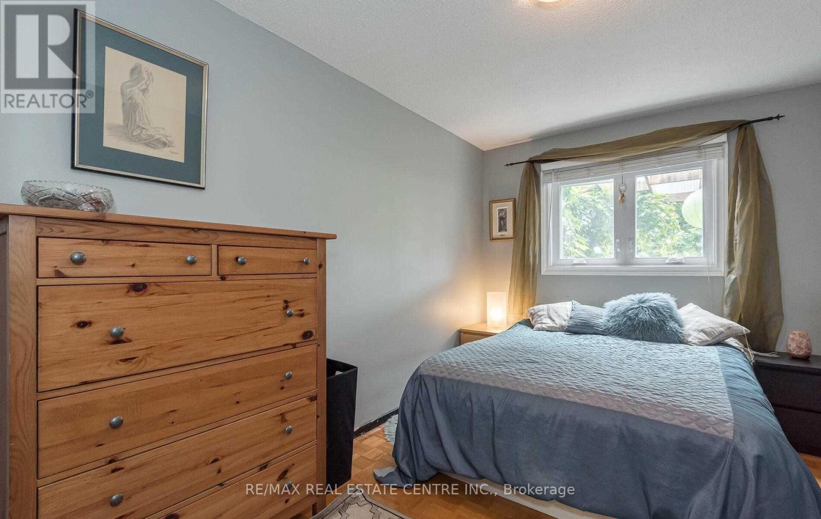 115 Antigua Road, Mississauga, Ontario  L5B 2T9 - Photo 10 - W12483382