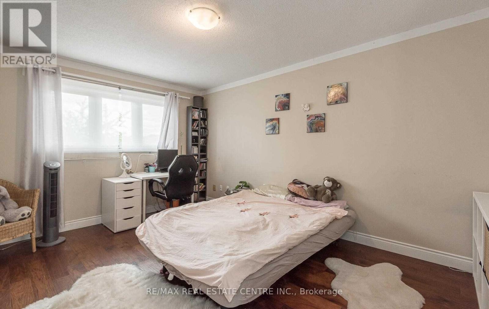 115 Antigua Road, Mississauga, Ontario  L5B 2T9 - Photo 9 - W12483382