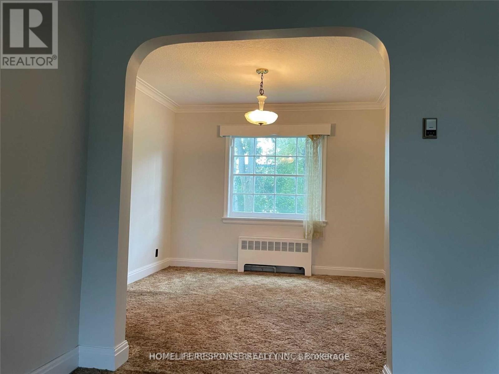 211 Bering Avenue, Toronto, Ontario  M8Z 3A4 - Photo 3 - W12483388