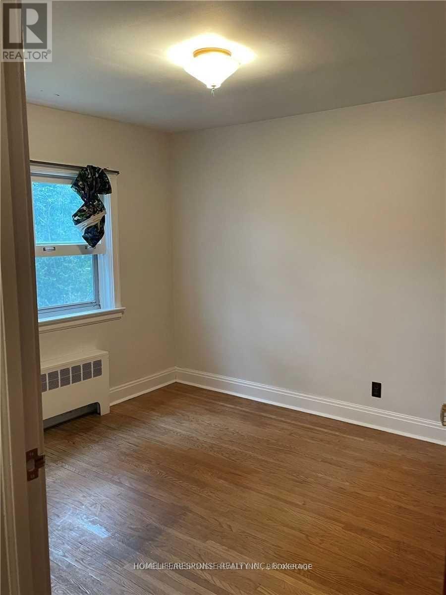 211 Bering Avenue, Toronto, Ontario  M8Z 3A4 - Photo 5 - W12483388