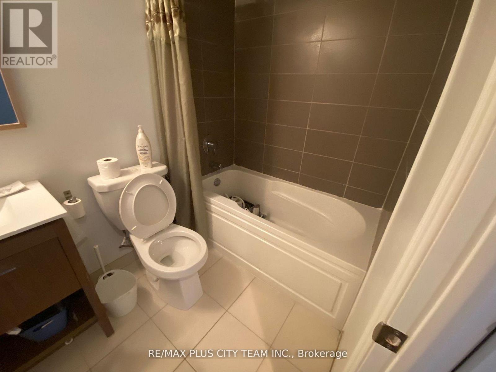 1115 - 80 Esther Lorrie Drive N, Toronto, Ontario  M9W 4V1 - Photo 9 - W12483399