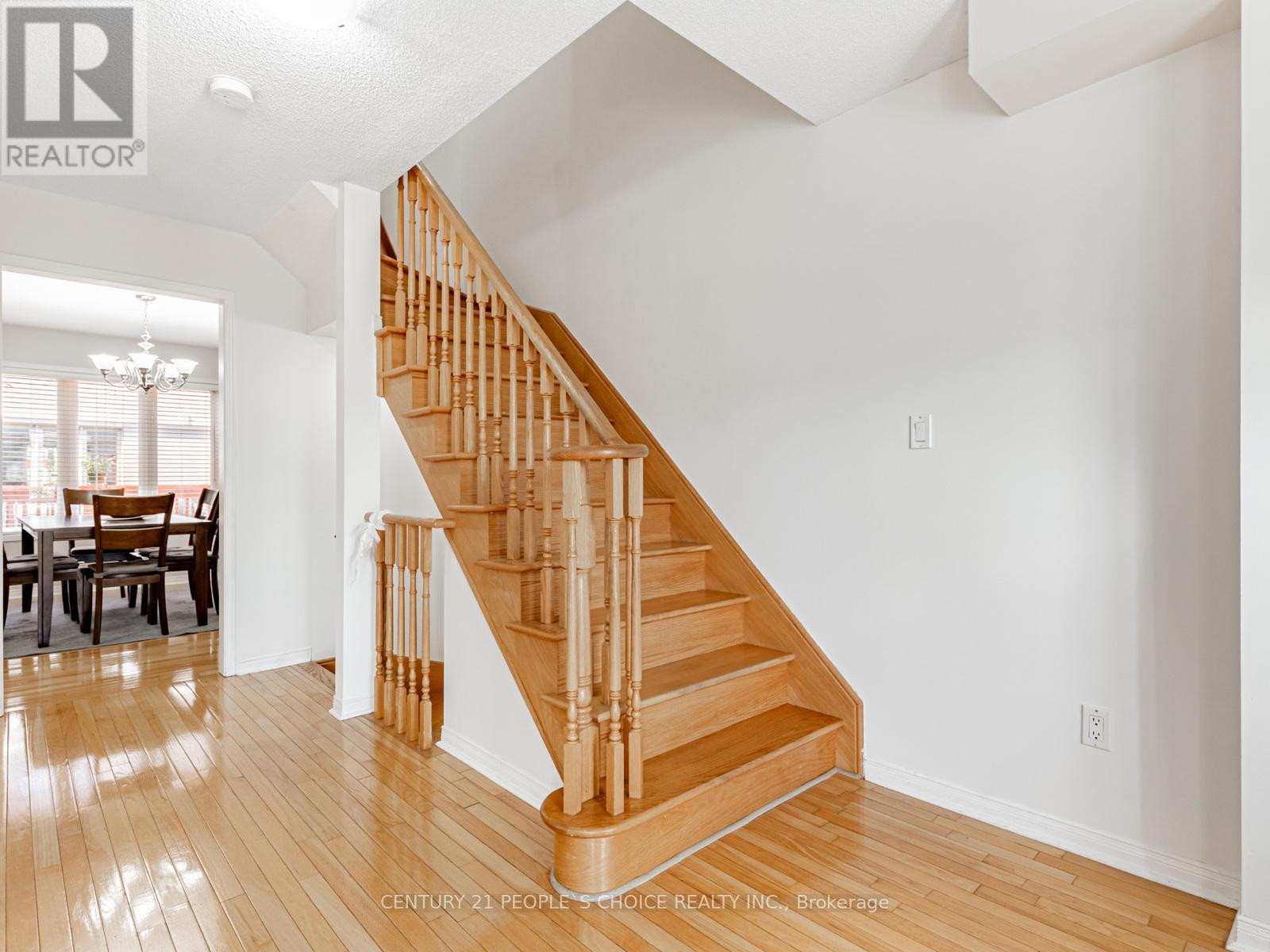 5 - 27 West Dean Park Drive, Toronto, Ontario  M9B 2R5 - Photo 11 - W12483400