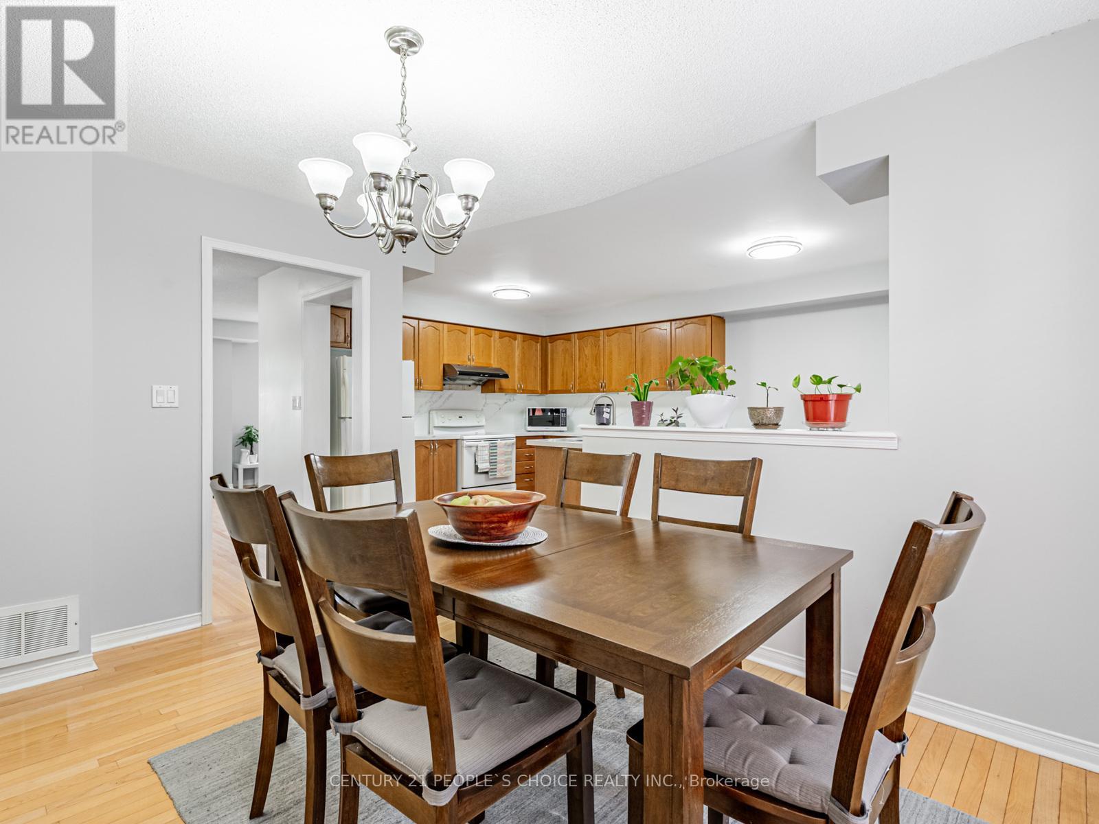 5 - 27 West Dean Park Drive, Toronto, Ontario  M9B 2R5 - Photo 17 - W12483400