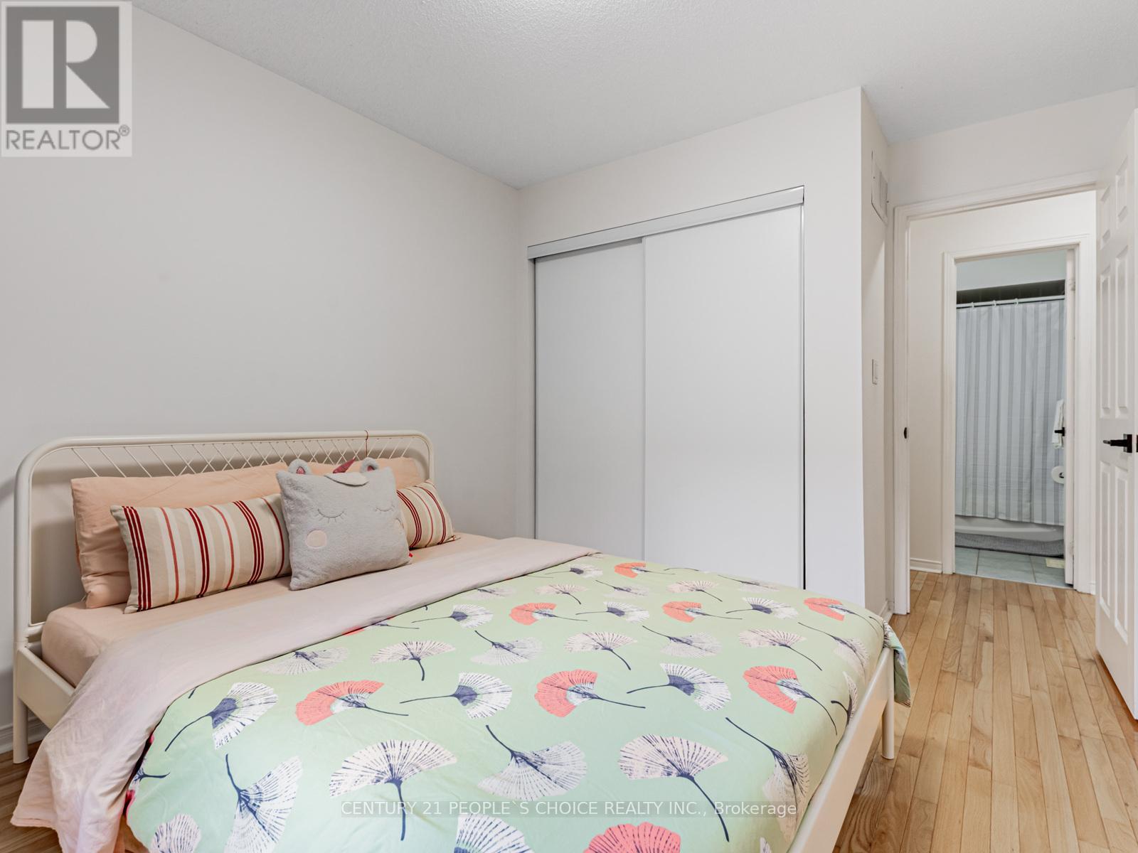 5 - 27 West Dean Park Drive, Toronto, Ontario  M9B 2R5 - Photo 25 - W12483400