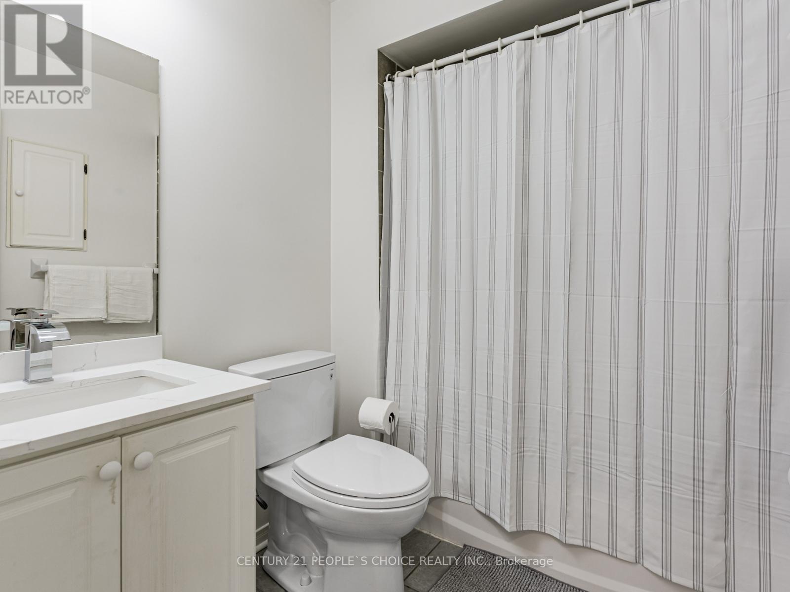 5 - 27 West Dean Park Drive, Toronto, Ontario  M9B 2R5 - Photo 26 - W12483400