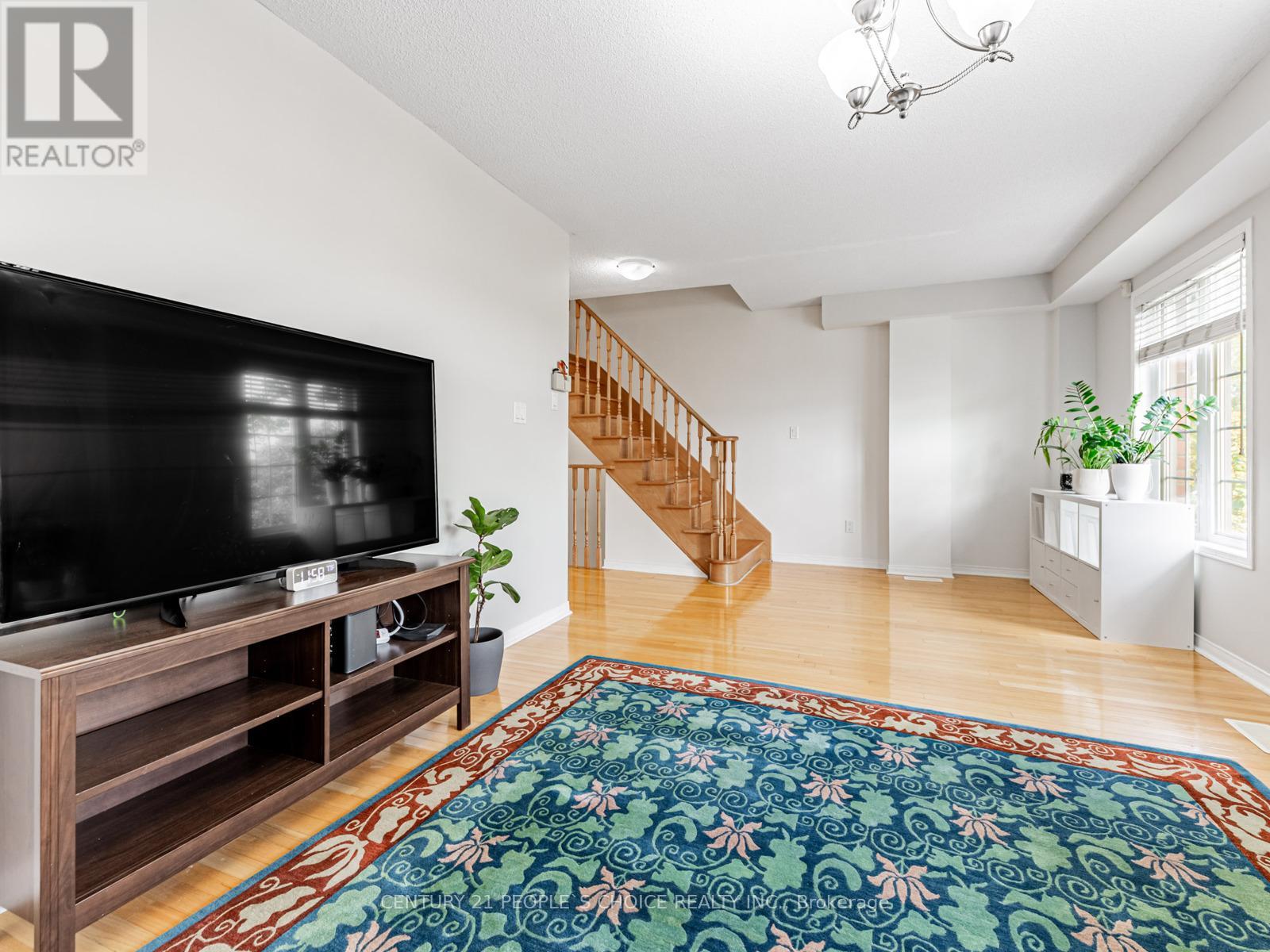 5 - 27 West Dean Park Drive, Toronto, Ontario  M9B 2R5 - Photo 8 - W12483400