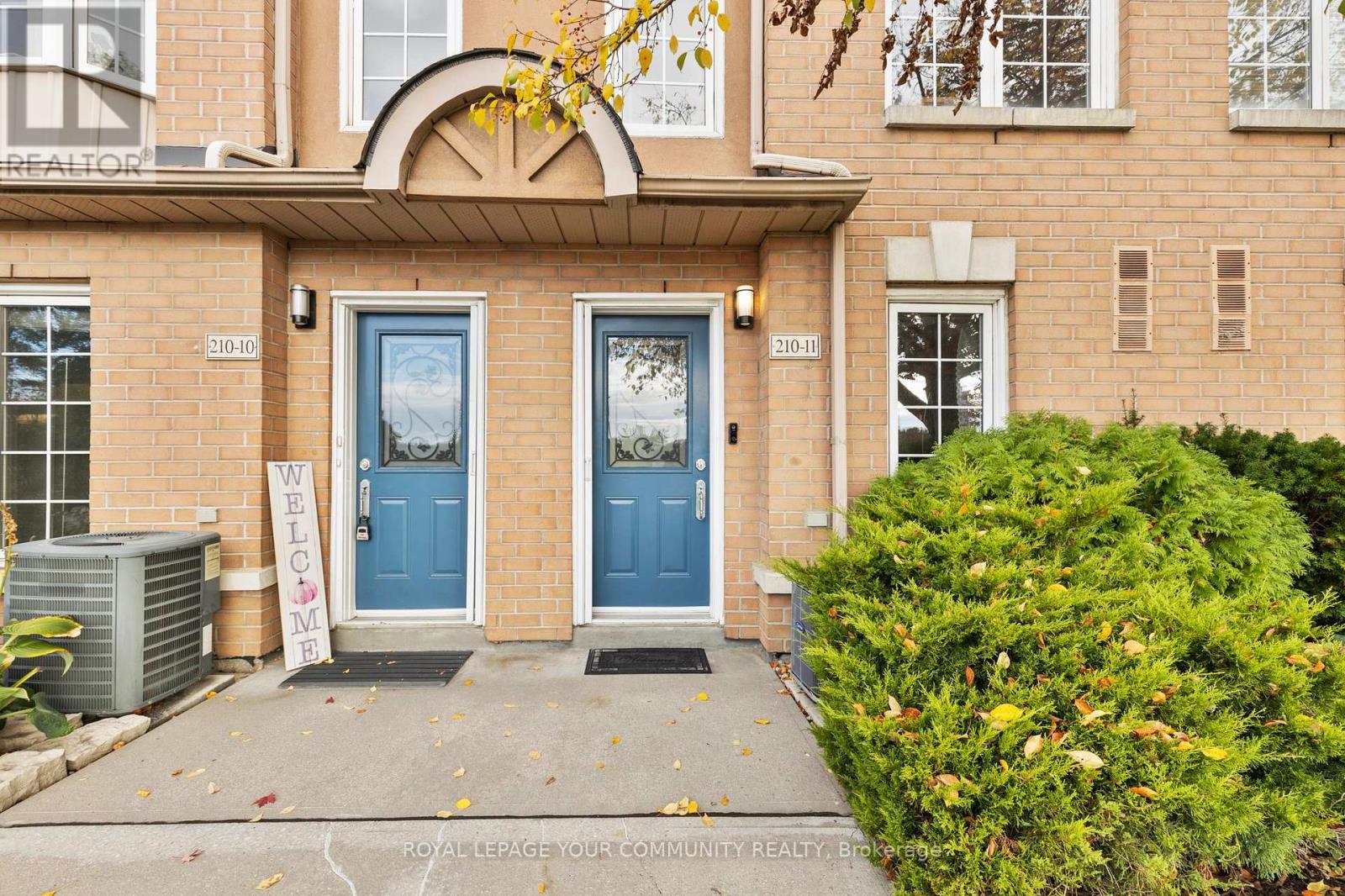 11 - 210 Manitoba Street, Toronto, Ontario  M8Y 4G7 - Photo 2 - W12483412
