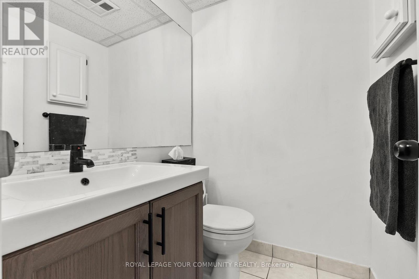 11 - 210 Manitoba Street, Toronto, Ontario  M8Y 4G7 - Photo 27 - W12483412