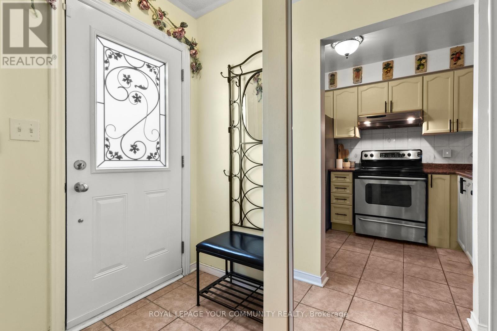 11 - 210 Manitoba Street, Toronto, Ontario  M8Y 4G7 - Photo 4 - W12483412