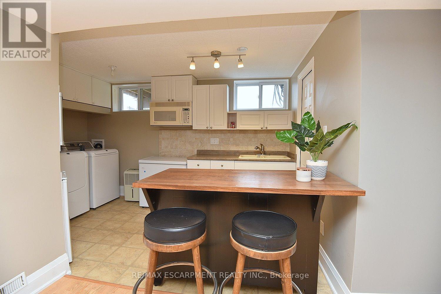 1204 Tavistock Drive, Burlington, Ontario  L7P 2N5 - Photo 24 - W12483415