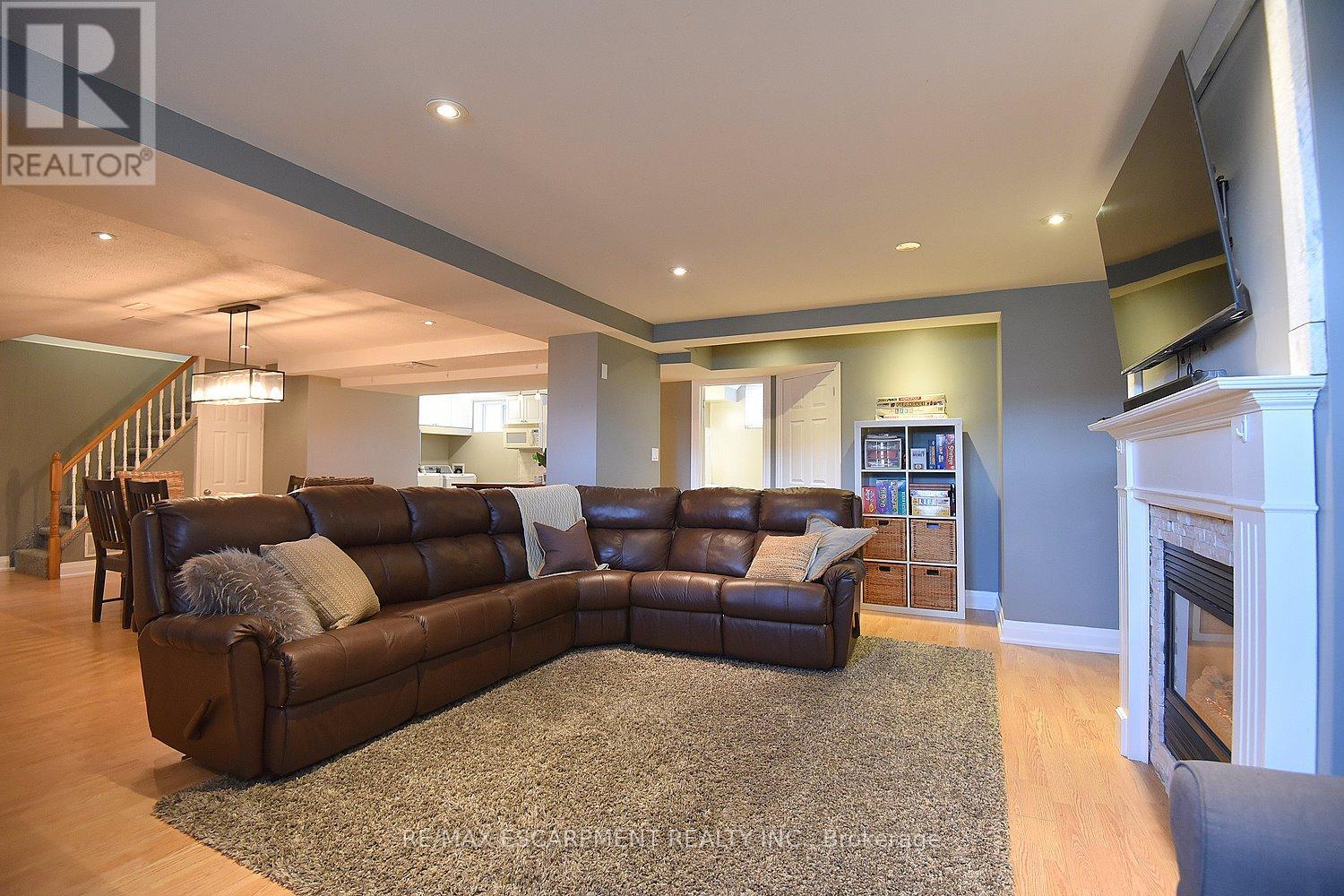 1204 Tavistock Drive, Burlington, Ontario  L7P 2N5 - Photo 28 - W12483415