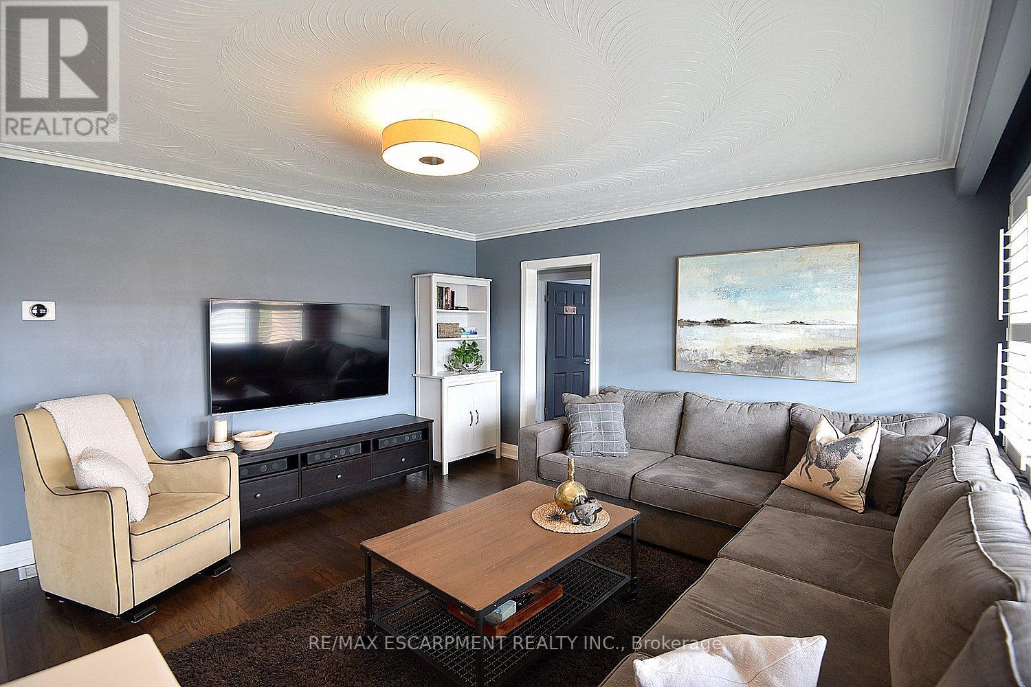 1204 Tavistock Drive, Burlington, Ontario  L7P 2N5 - Photo 7 - W12483415