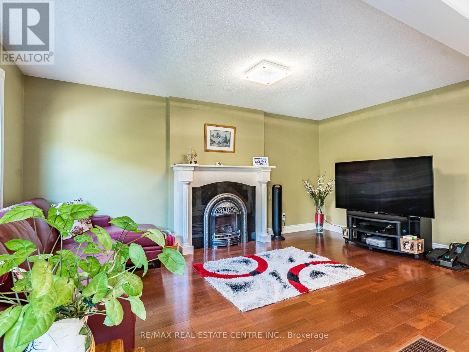 6439 Osprey Boulevard, Mississauga, Ontario  L5N 6E4 - Photo 10 - W12483417