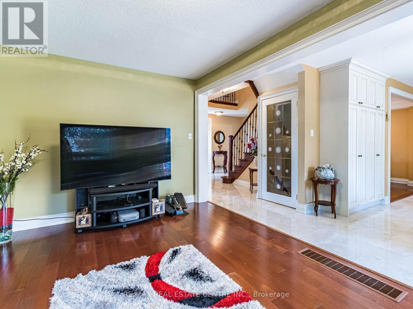 6439 Osprey Boulevard, Mississauga, Ontario  L5N 6E4 - Photo 11 - W12483417