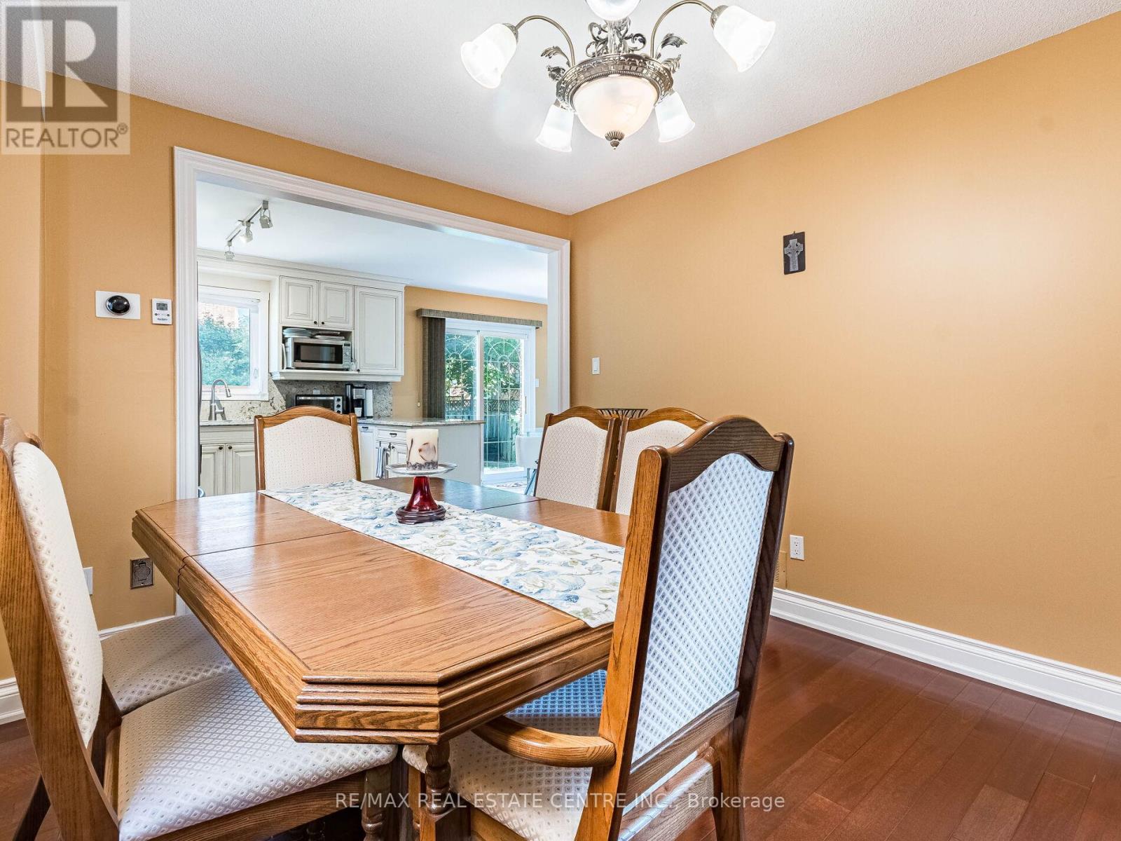 6439 Osprey Boulevard, Mississauga, Ontario  L5N 6E4 - Photo 18 - W12483417