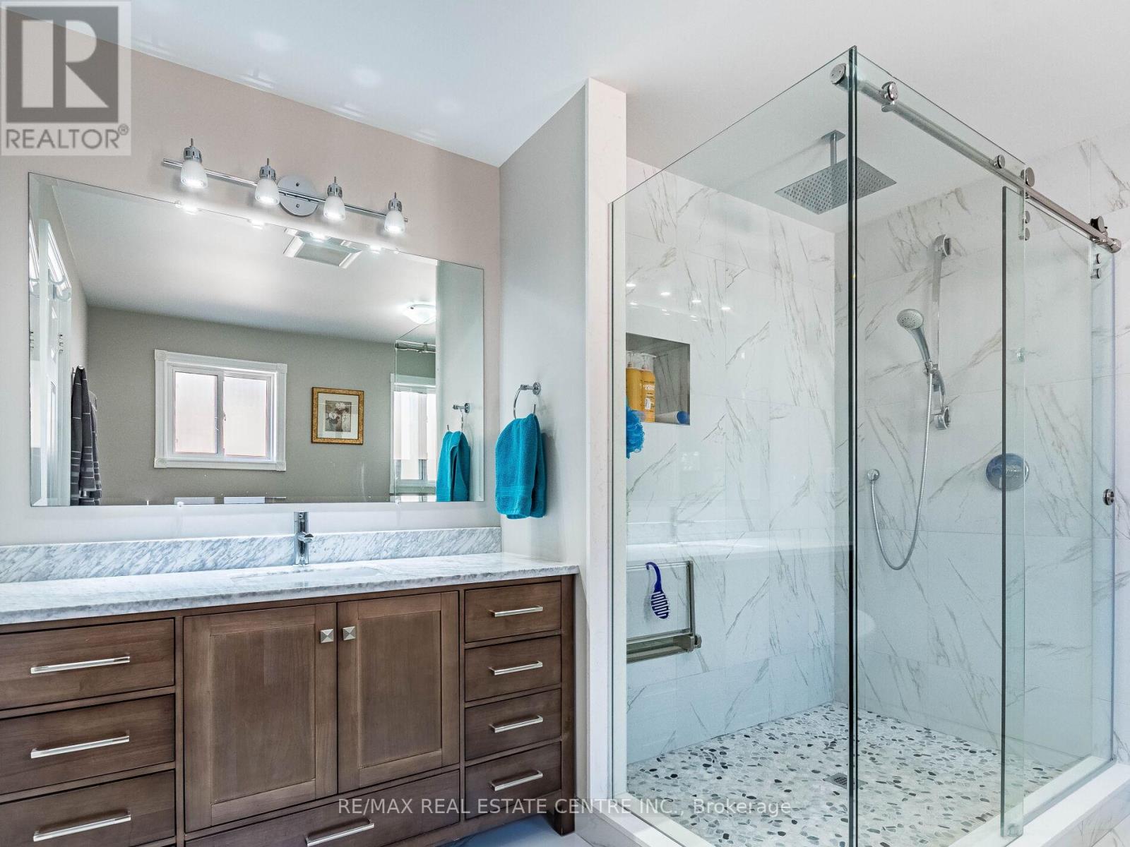 6439 Osprey Boulevard, Mississauga, Ontario  L5N 6E4 - Photo 25 - W12483417