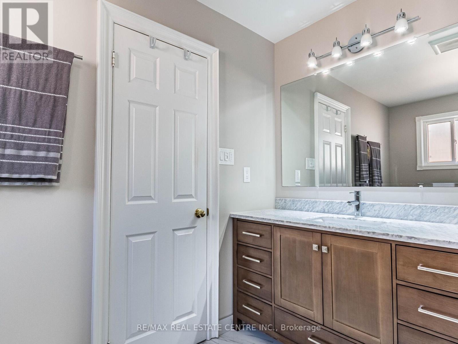 6439 Osprey Boulevard, Mississauga, Ontario  L5N 6E4 - Photo 26 - W12483417