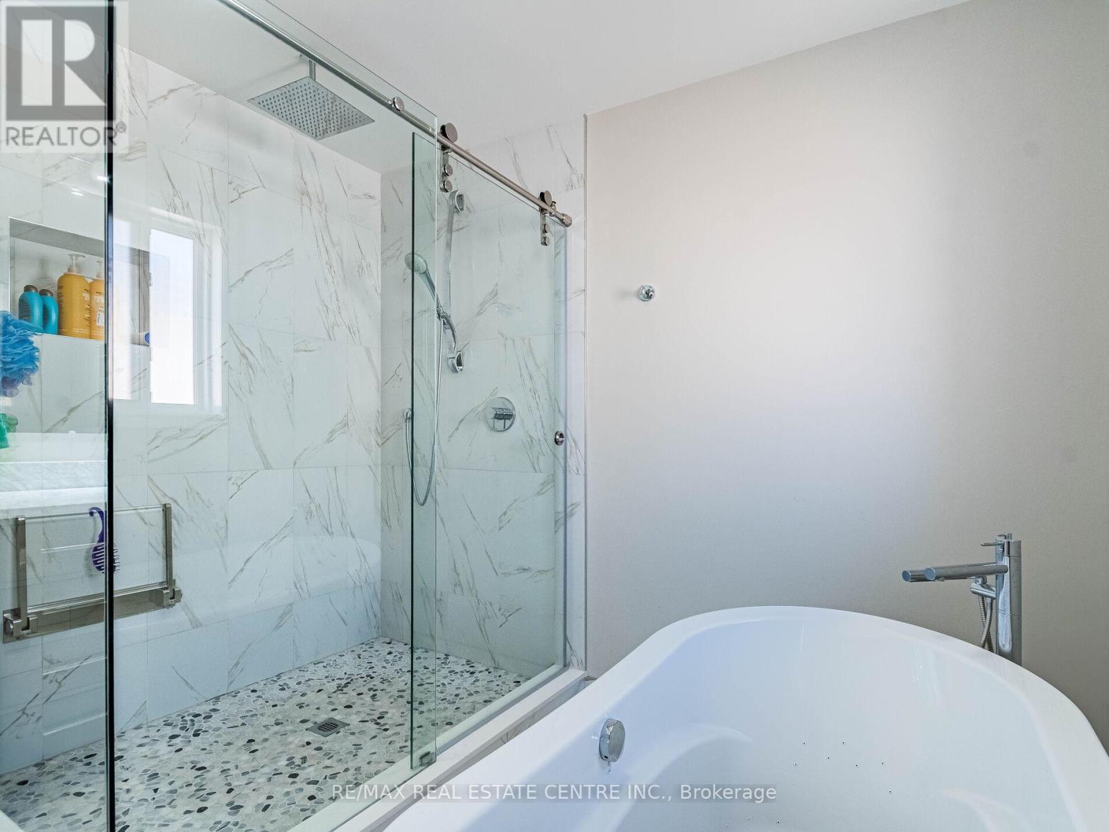 6439 Osprey Boulevard, Mississauga, Ontario  L5N 6E4 - Photo 27 - W12483417