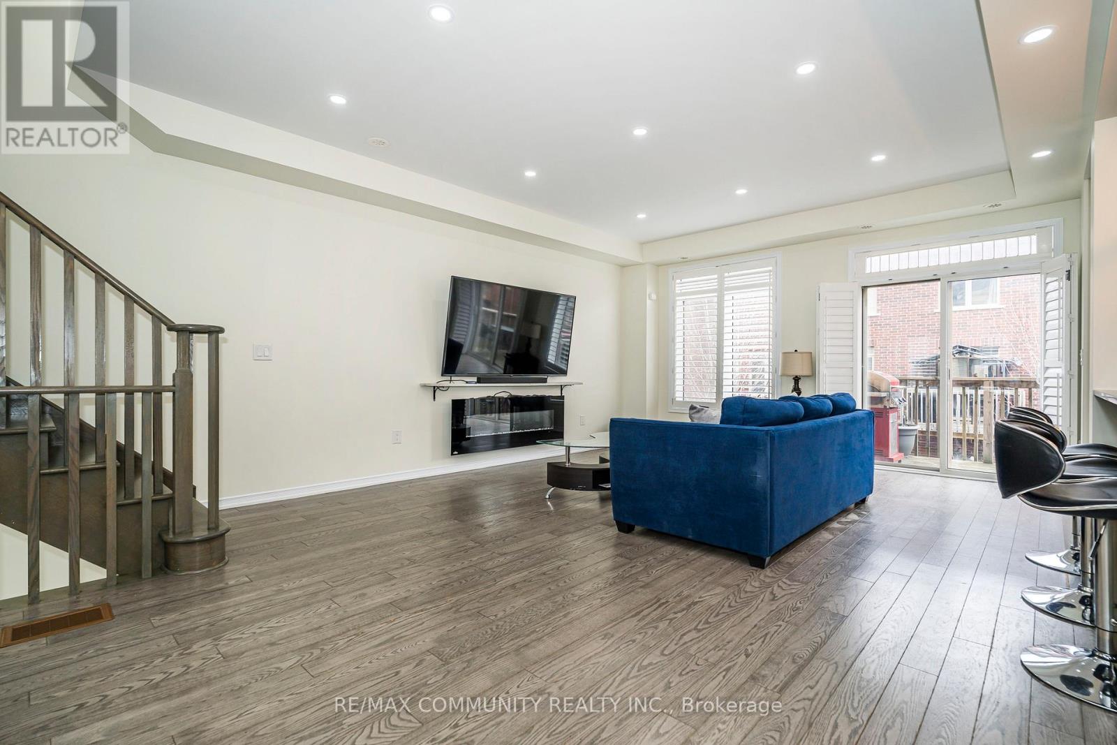 2057 Cliff Road, Mississauga, Ontario  L5A 2N6 - Photo 10 - W12483448