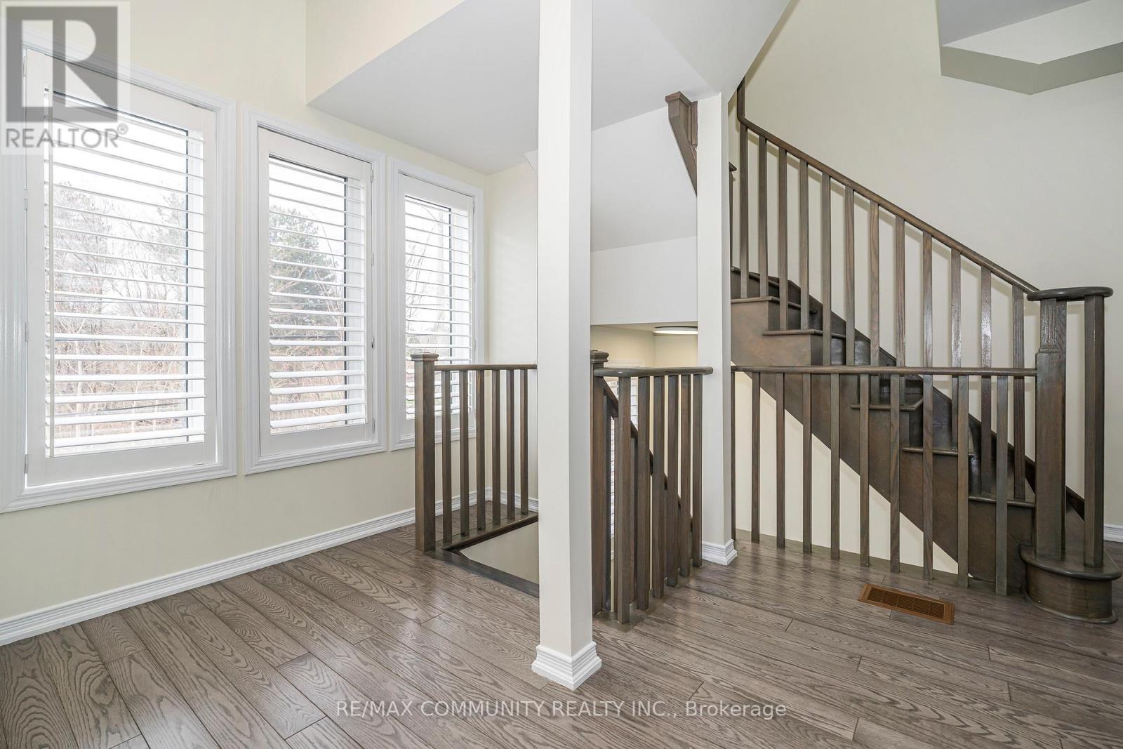 2057 Cliff Road, Mississauga, Ontario  L5A 2N6 - Photo 12 - W12483448