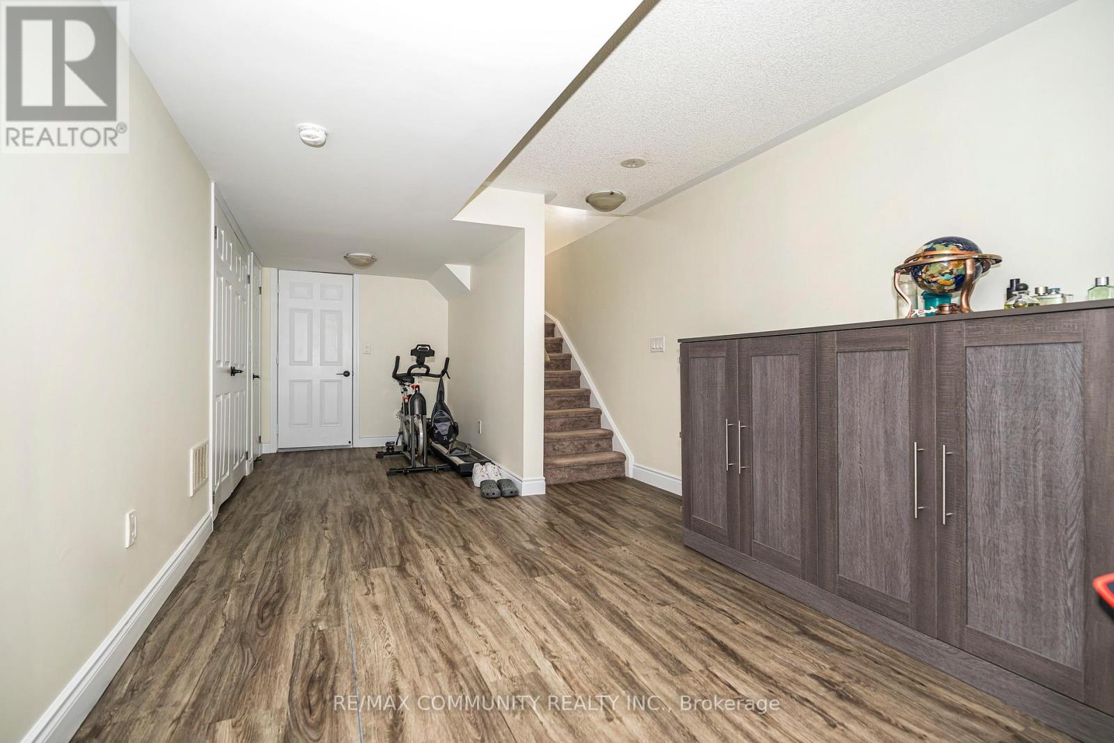 2057 Cliff Road, Mississauga, Ontario  L5A 2N6 - Photo 20 - W12483448