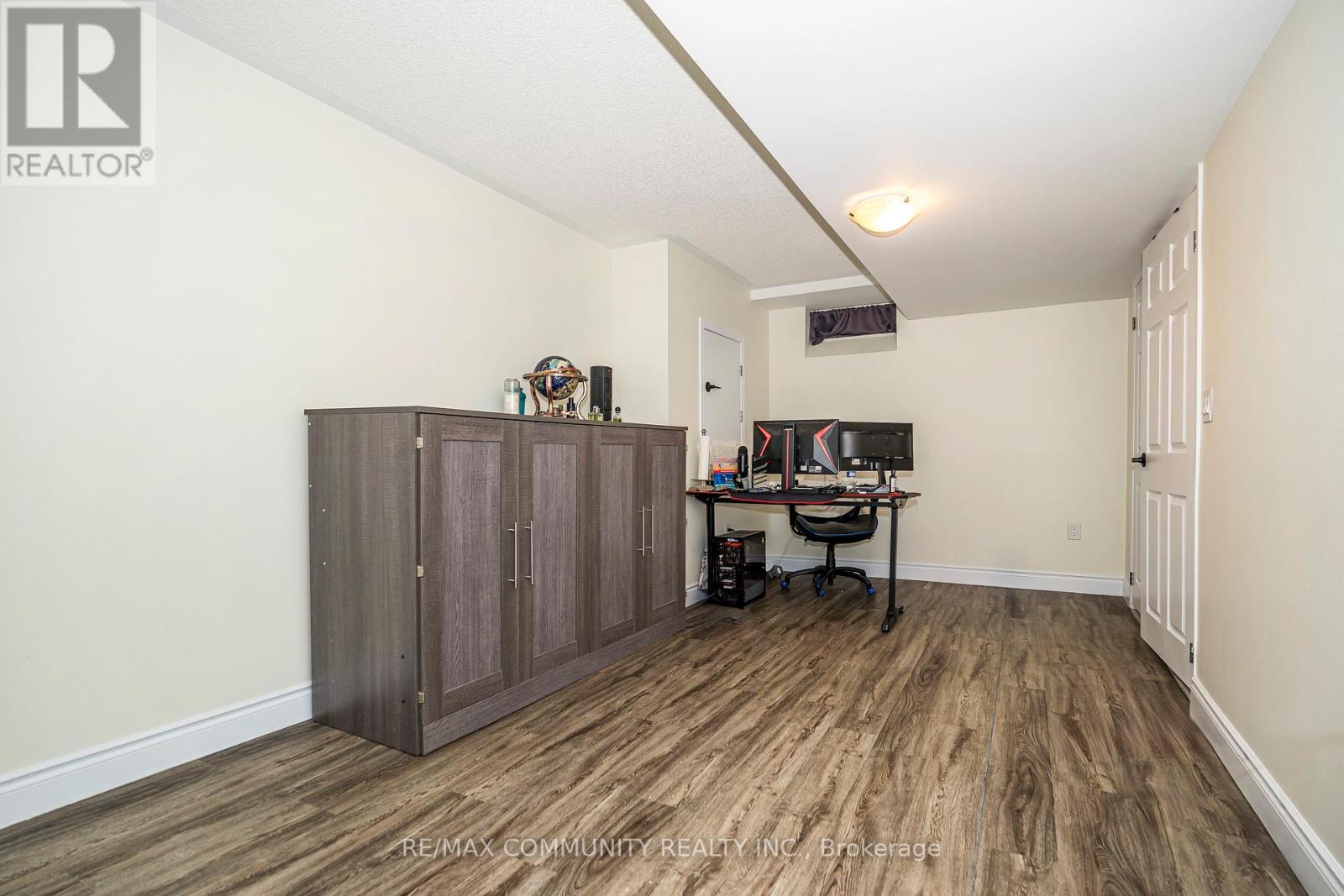 2057 Cliff Road, Mississauga, Ontario  L5A 2N6 - Photo 21 - W12483448