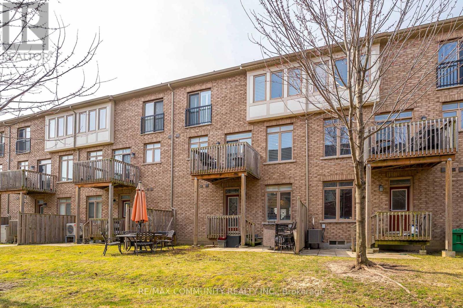 2057 Cliff Road, Mississauga, Ontario  L5A 2N6 - Photo 24 - W12483448