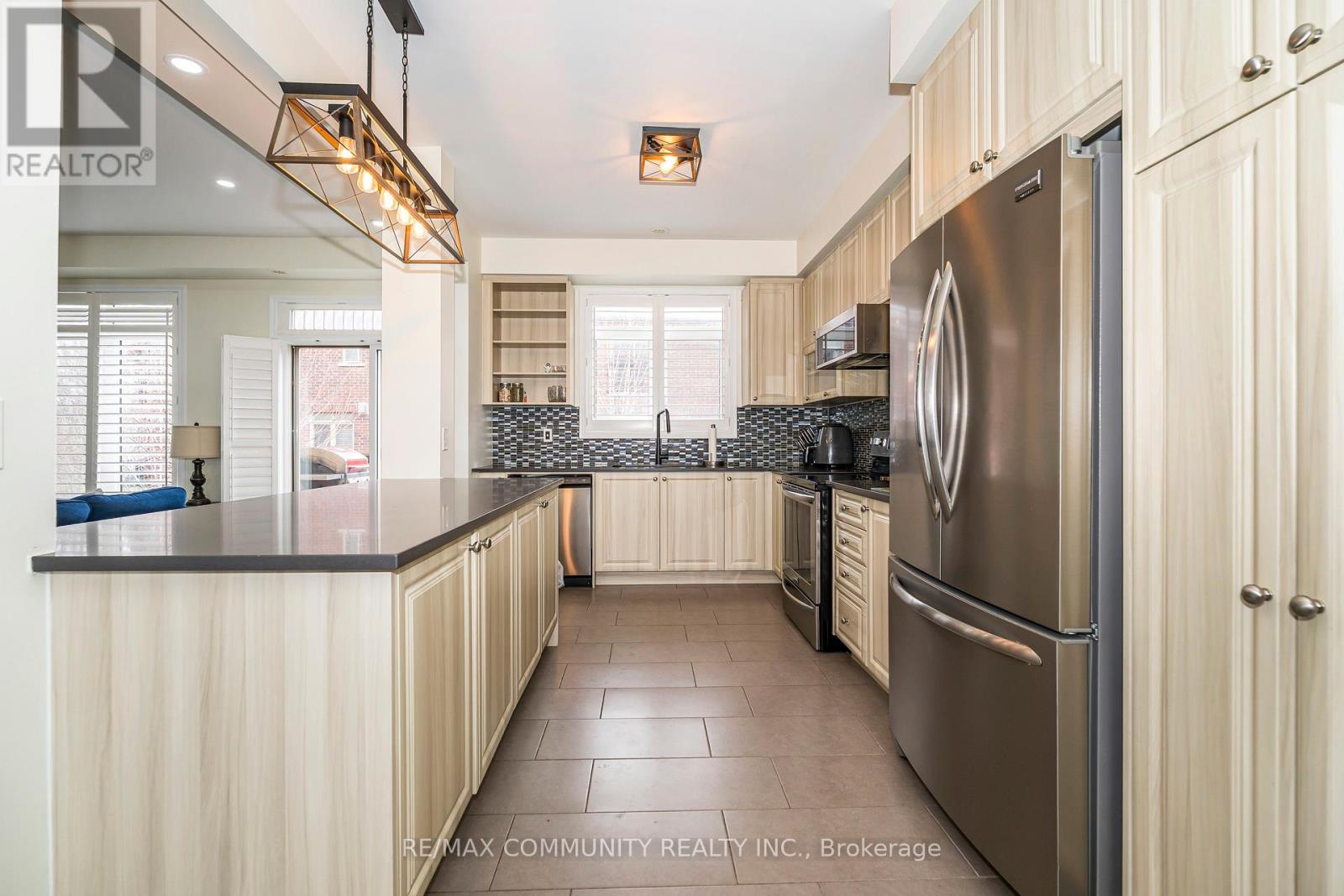 2057 Cliff Road, Mississauga, Ontario  L5A 2N6 - Photo 6 - W12483448